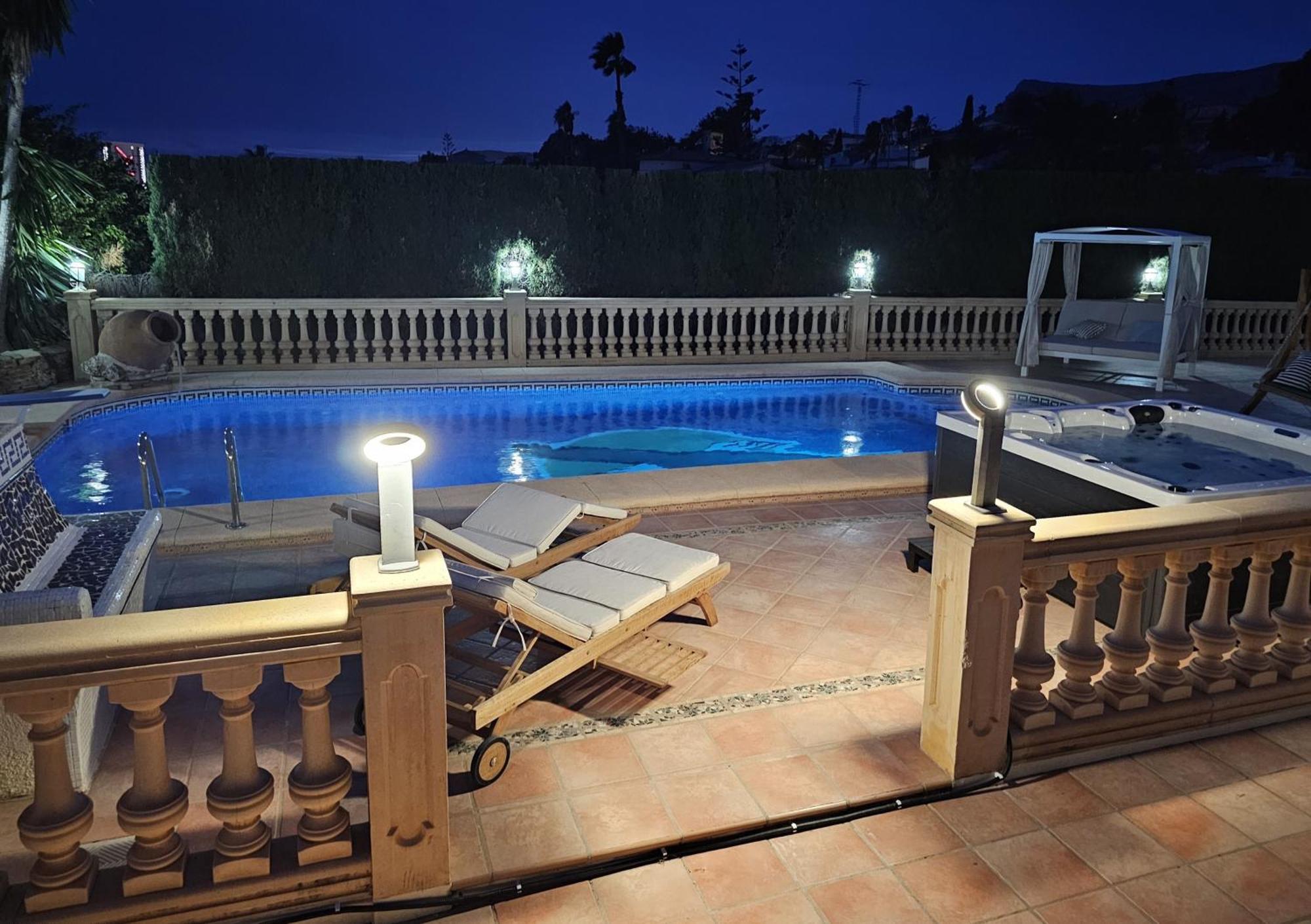 Luxury Villa - Pool, Hot Tub, Aircon, Tvs, Home Cinema, Office, Gbit Internet, Sports Equipment Кальпе Экстерьер фото