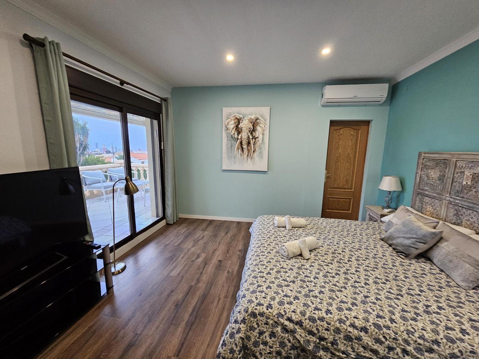 Luxury Villa - Pool, Hot Tub, Aircon, Tvs, Home Cinema, Office, Gbit Internet, Sports Equipment Кальпе Экстерьер фото